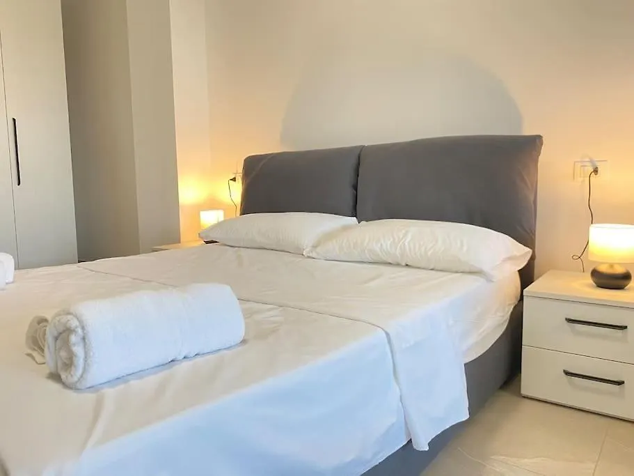 Suite Dall'Ara 2 博洛尼亚 0*,  意大利